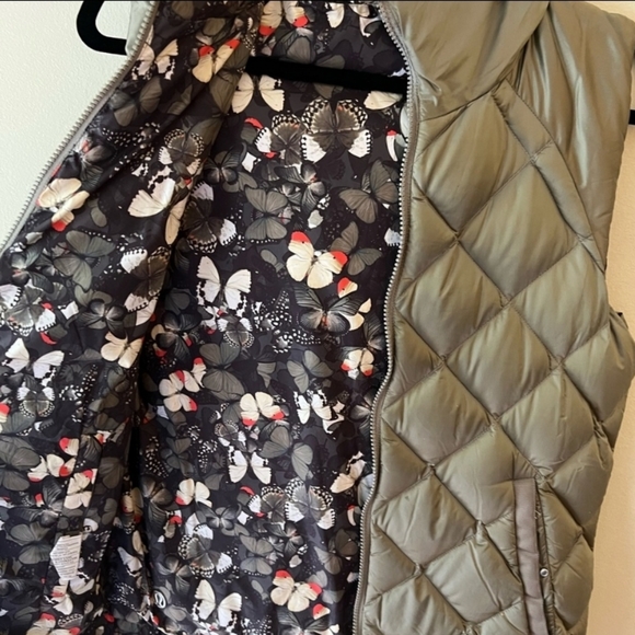 Lululemon The Fluffiest Vest size 4 - Picture 4 of 5
